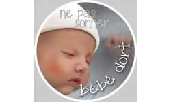 bébé dort ne pas sonner - 10cm - Sticker/autocollant